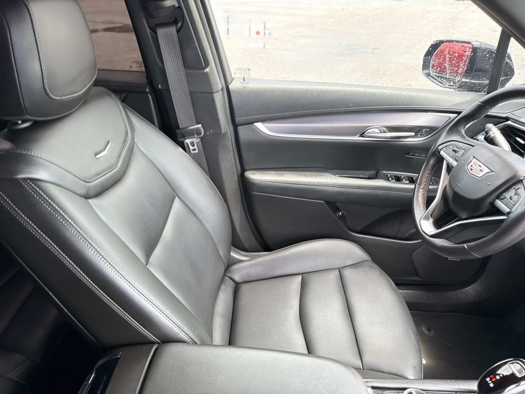 Used 2022 Cadillac XT6 Luxury FWD image 12