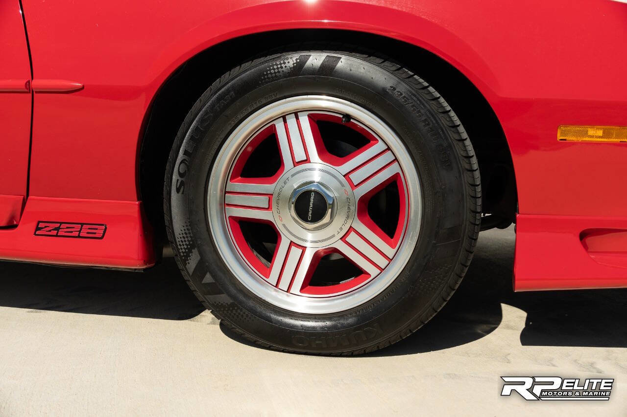 Used 1991 Chevrolet Camaro Z28 RWD image 20