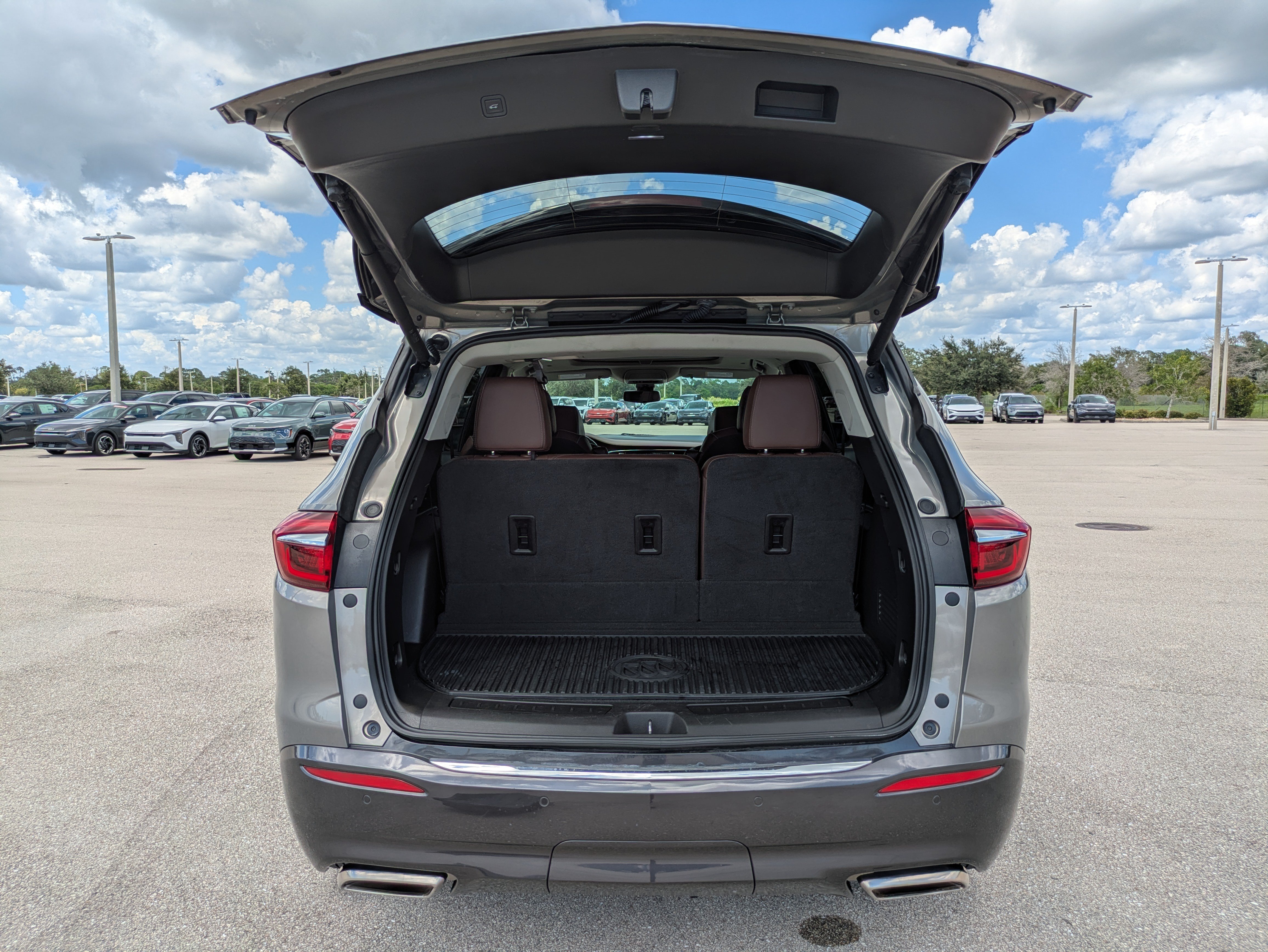 Used 2019 Buick Enclave Avenir w/ Avenir Technology Package AWD/4WD image 33