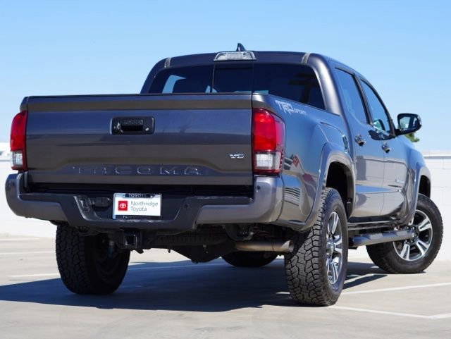 Used 2018 Toyota Tacoma TRD Sport w/ Technology Package image 6