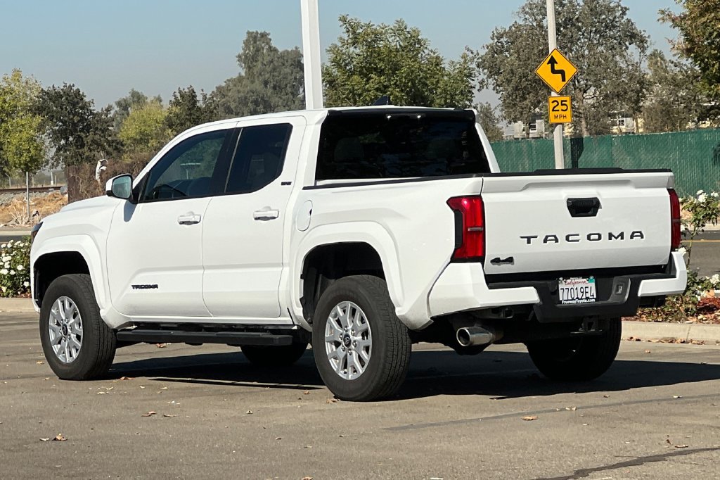 Certified 2025 Toyota Tacoma SR5 AWD/4WD image 7