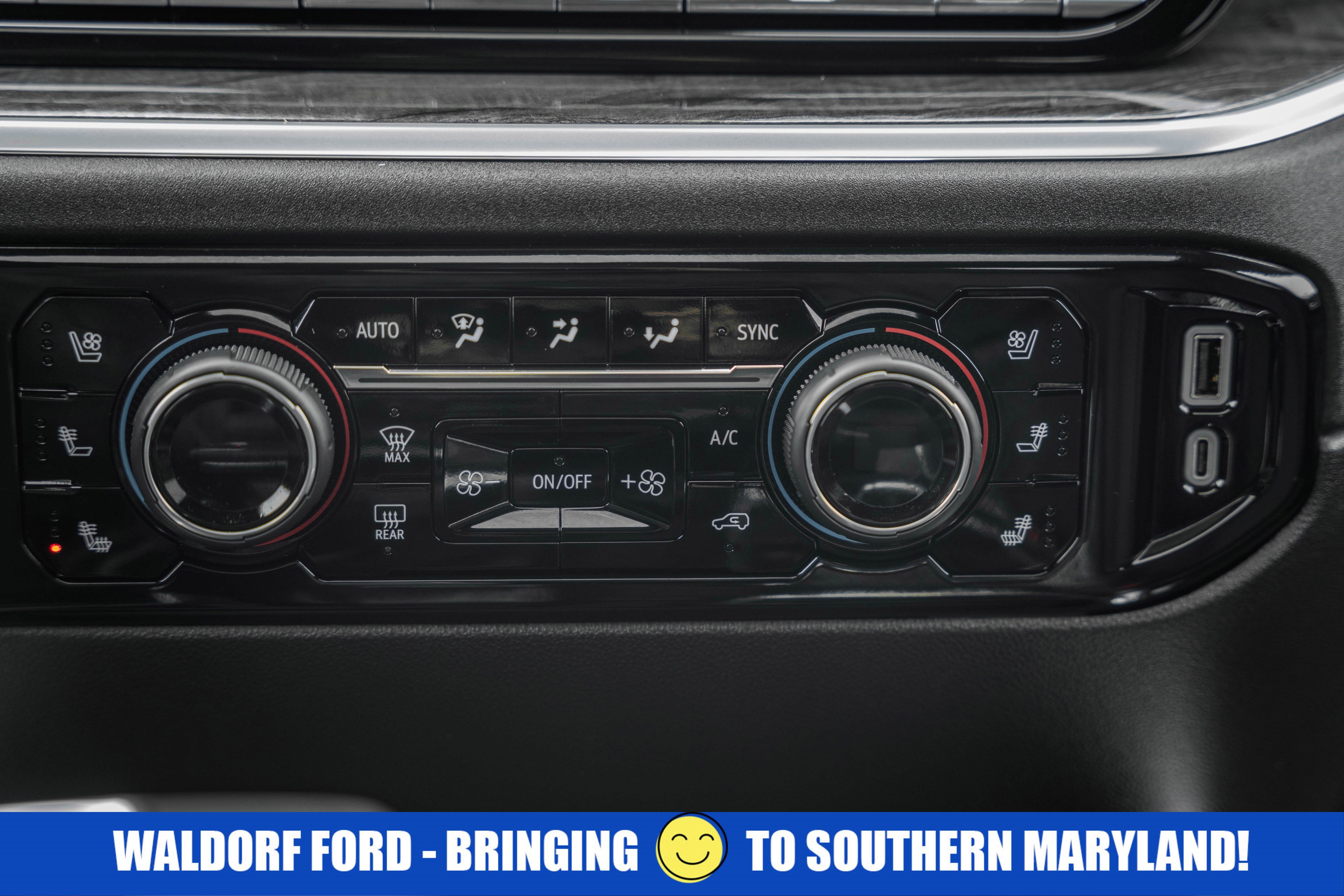 Used 2024 Chevrolet Silverado 1500 LTZ w/ LTZ Premium Package image 26