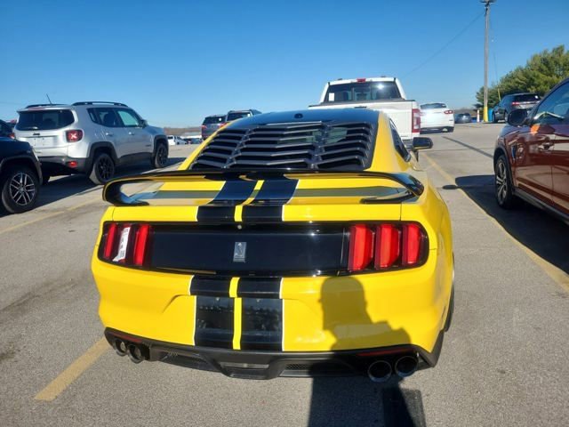 Used 2016 Ford Mustang Shelby GT350 w/ Technology Package image 4