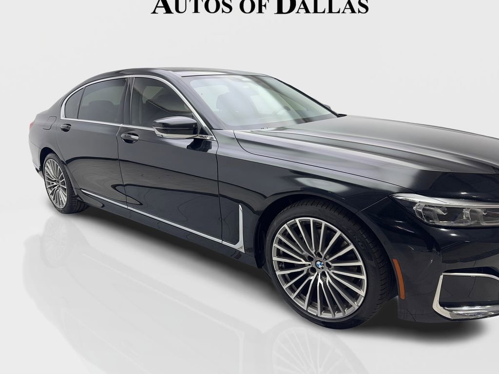 Used 2022 BMW 740i image 12