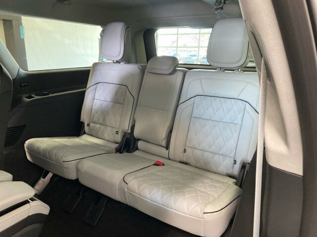 New 2026 Lincoln Navigator L Black Label AWD/4WD image 14