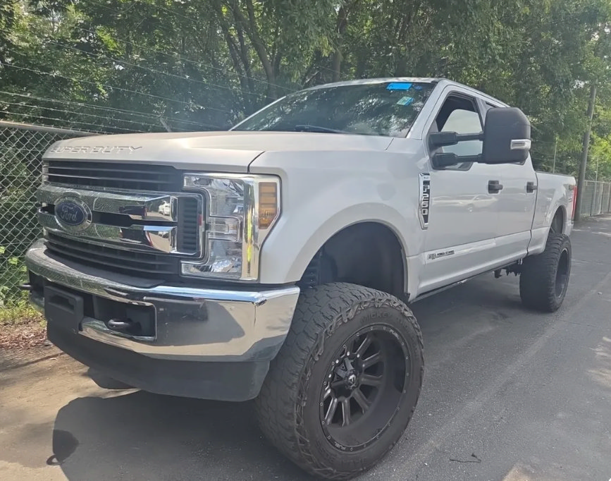 Used 2019 Ford F250 XLT AWD/4WD image 1