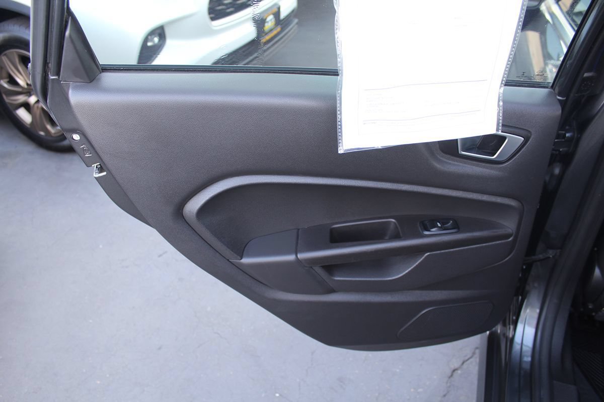 Used 2017 Ford Fiesta ST FWD image 27
