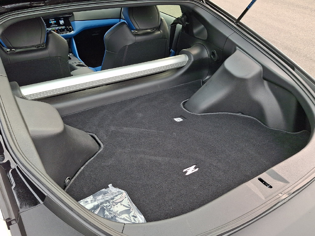 Certified 2025 Nissan Z Performance w/ Floor Mat Package RWD image 30