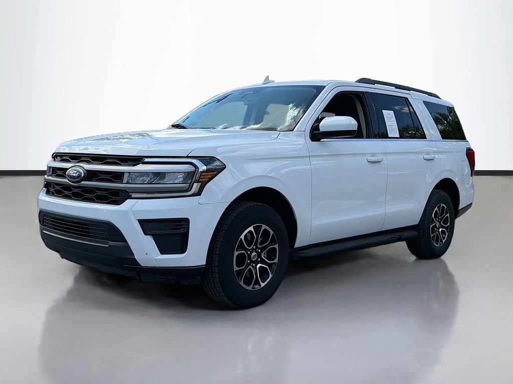 Used 2022 Ford Expedition XLT image 2