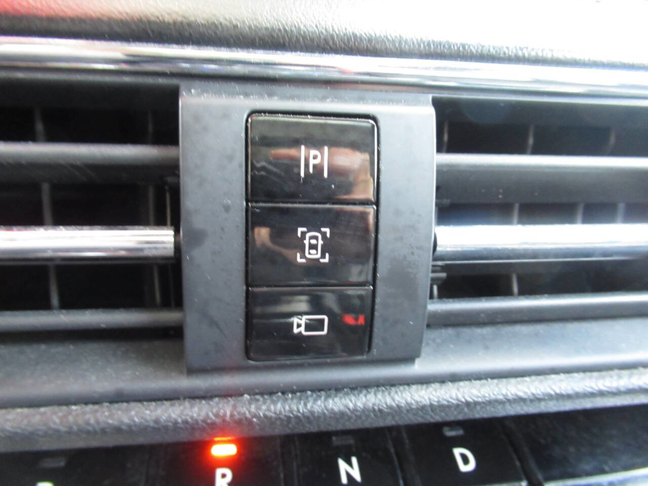 Used 2020 Lincoln Corsair Reserve w/ Elements Package image 31