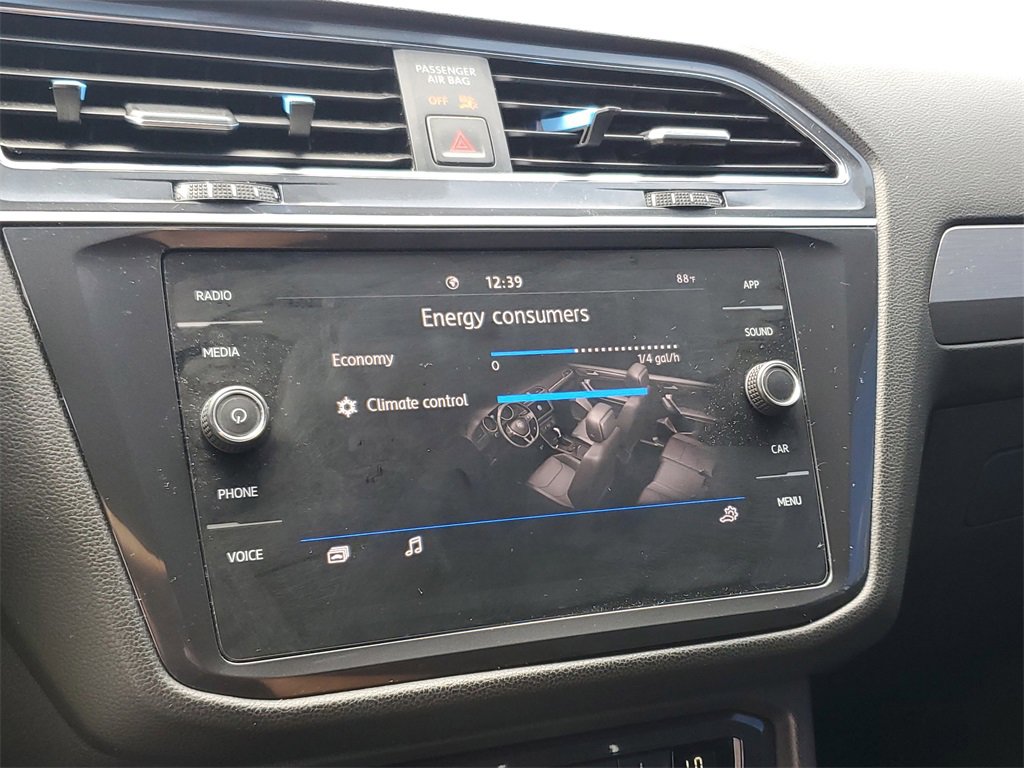 Used 2020 Volkswagen Tiguan SE image 22