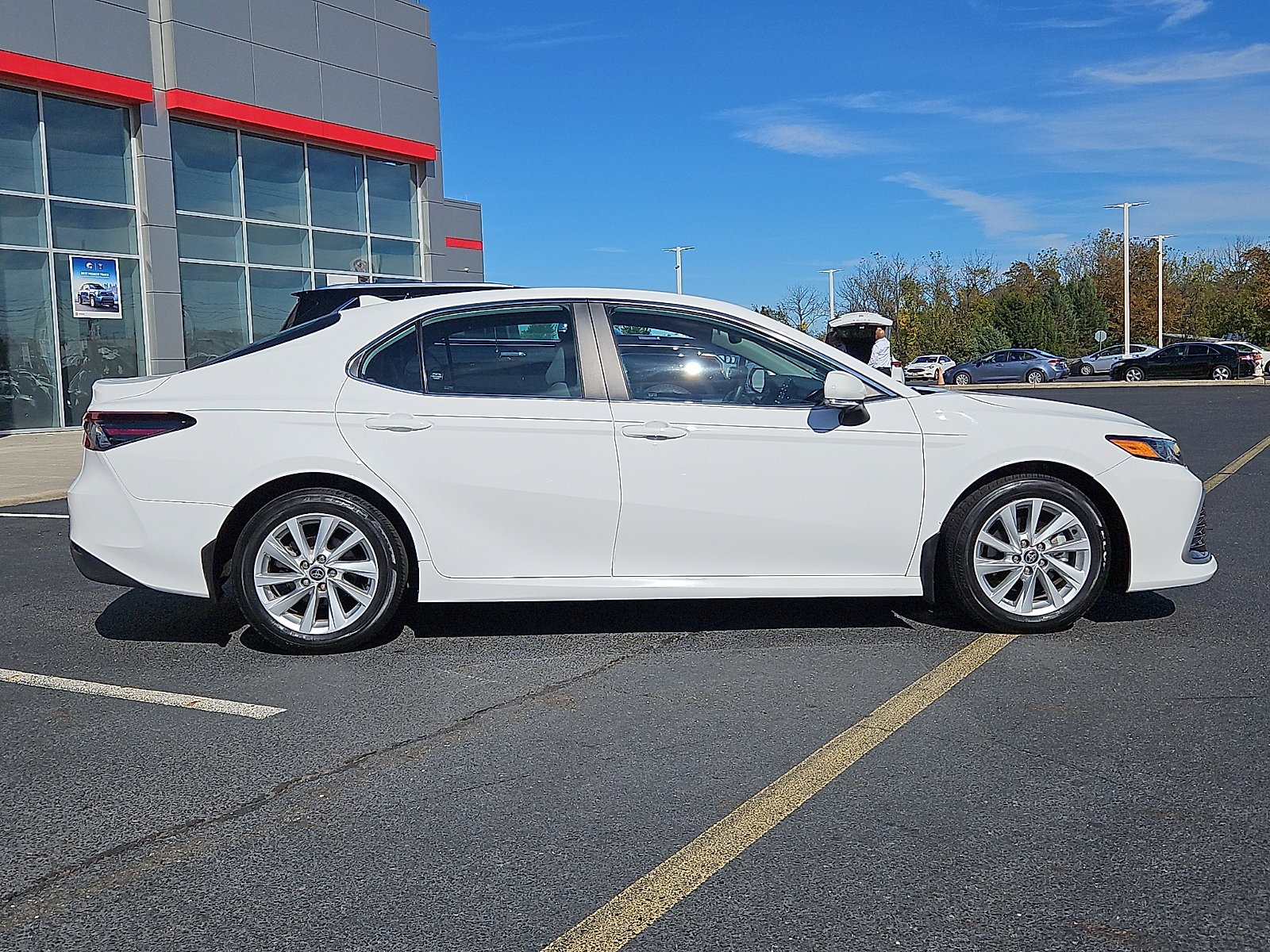 Used 2024 Toyota Camry LE w/ Convenience Package FWD image 7