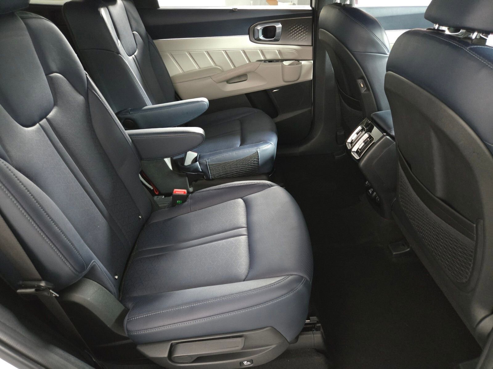 Used 2023 Kia Sorento SX Prestige AWD/4WD image 15