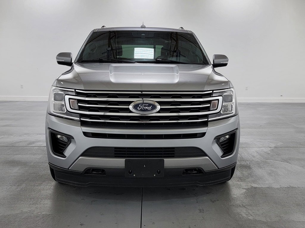 Used 2020 Ford Expedition XLT w/ Equipment Group 202A AWD/4WD image 3