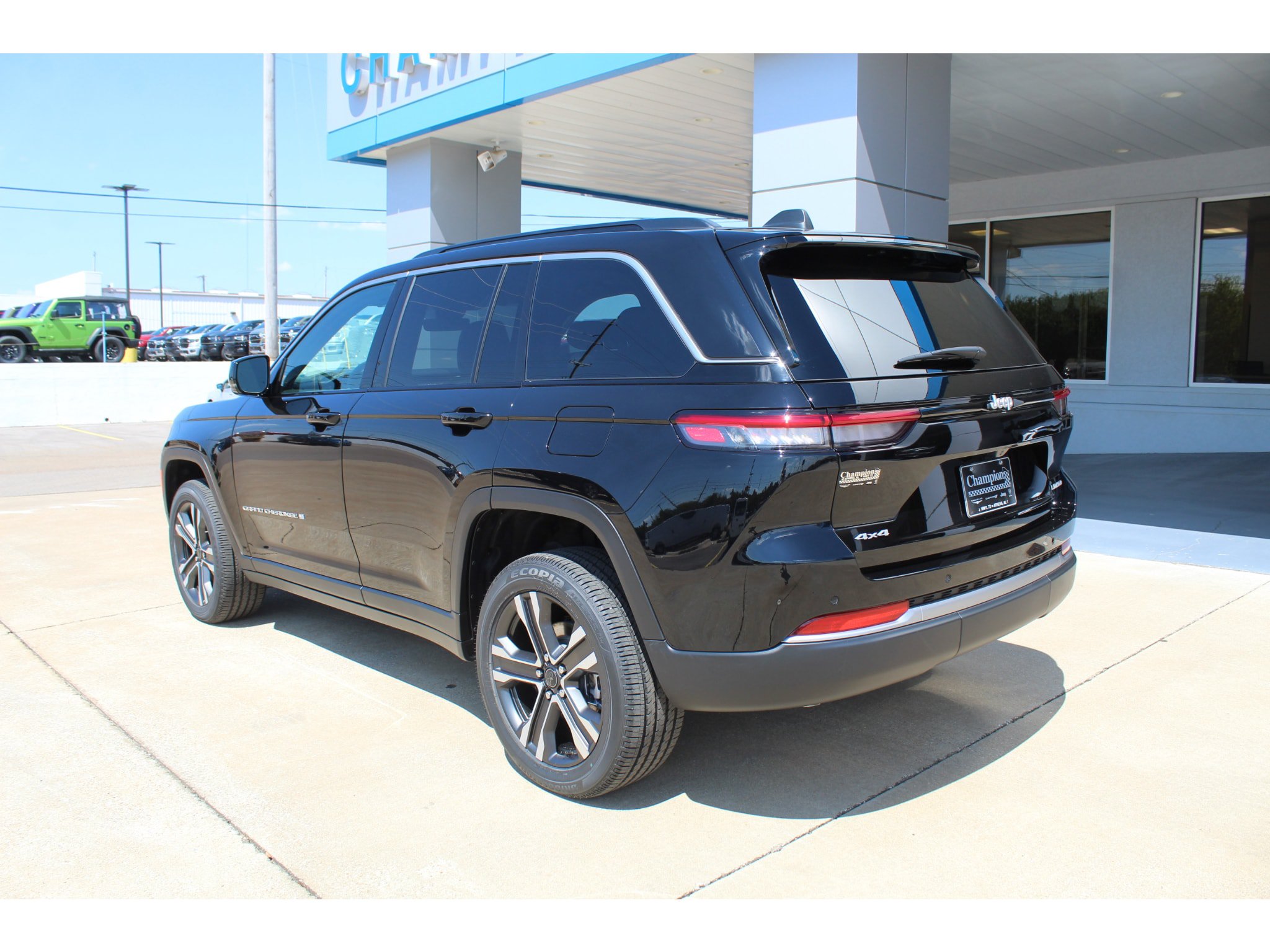 New 2027 Jeep Grand Cherokee Limited AWD/4WD image 7