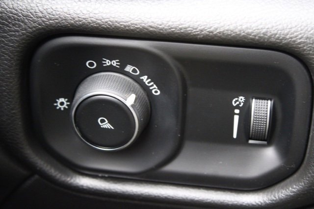 Used 2021 RAM 3500 Big Horn image 23