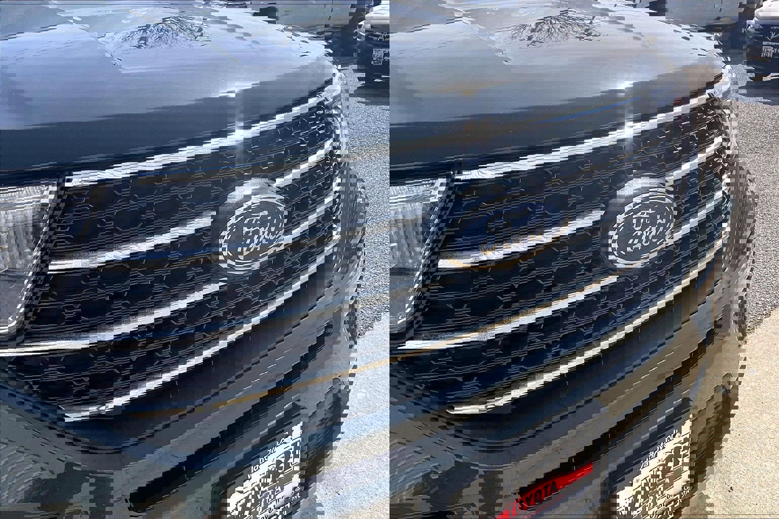 Used 2024 Ford Explorer XLT w/ Equipment Group 202A image 35