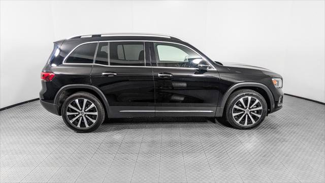 Used 2022 Mercedes-Benz GLB 250 w/ Premium Package image 9