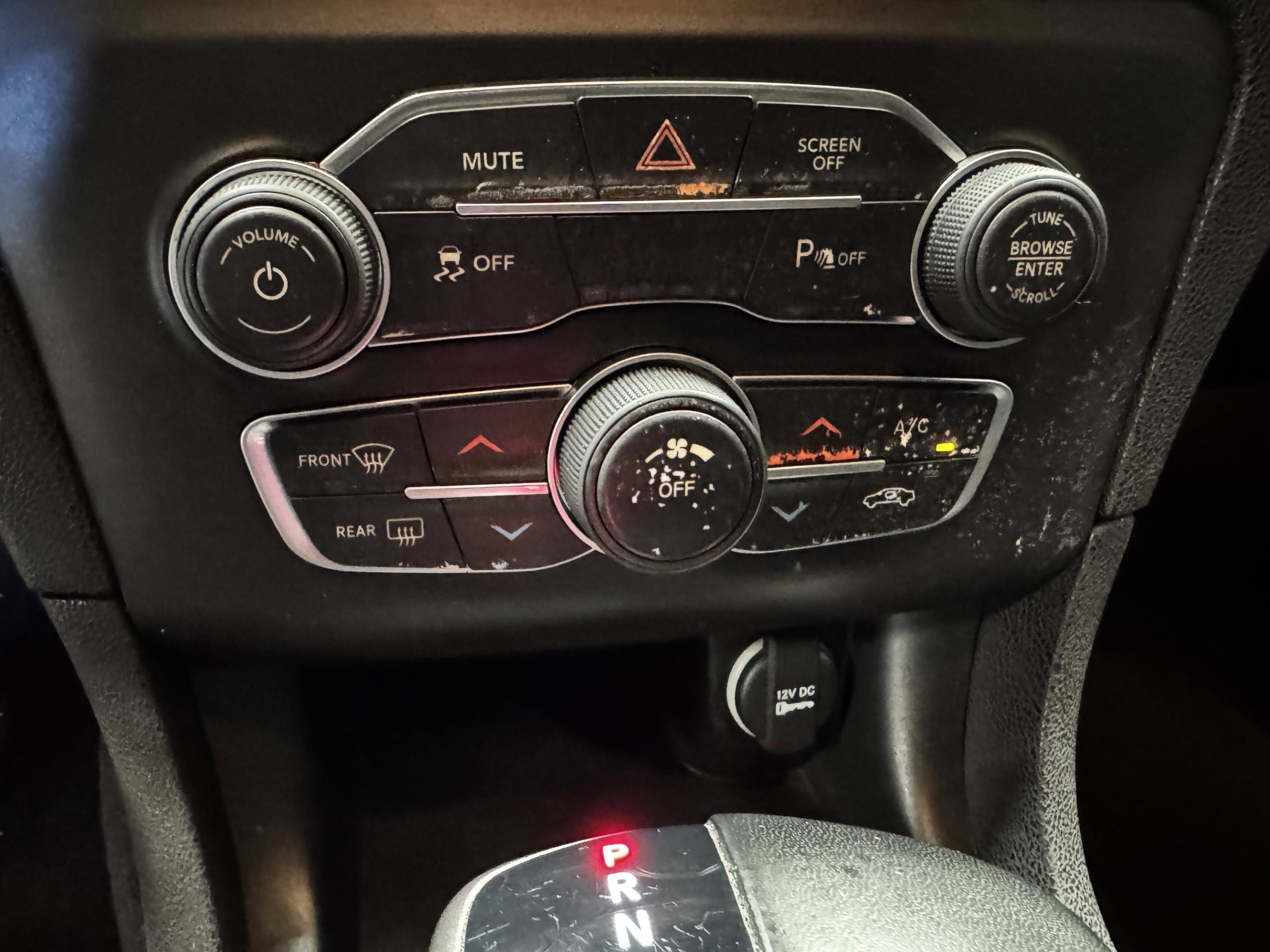 Used 2022 Dodge Charger SXT w/ Driver Convenience Group image 27