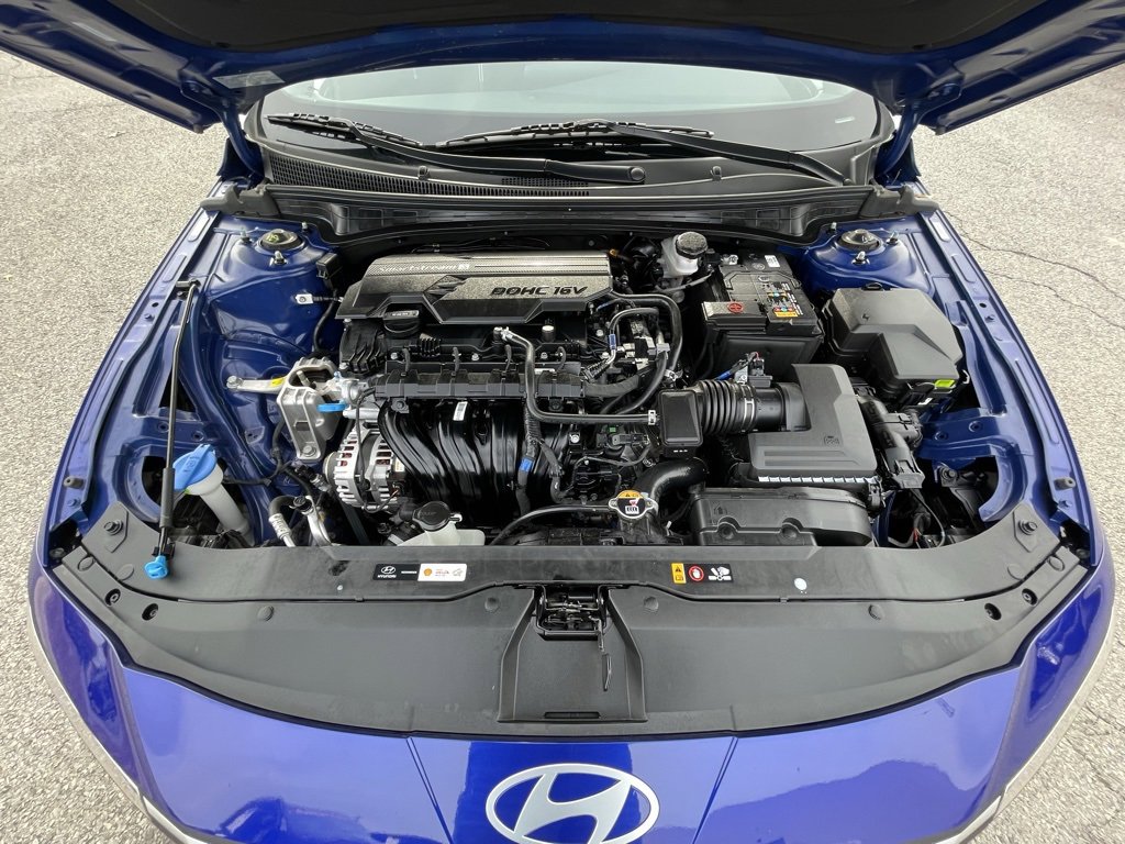 Used 2025 Hyundai Elantra Sport image 32