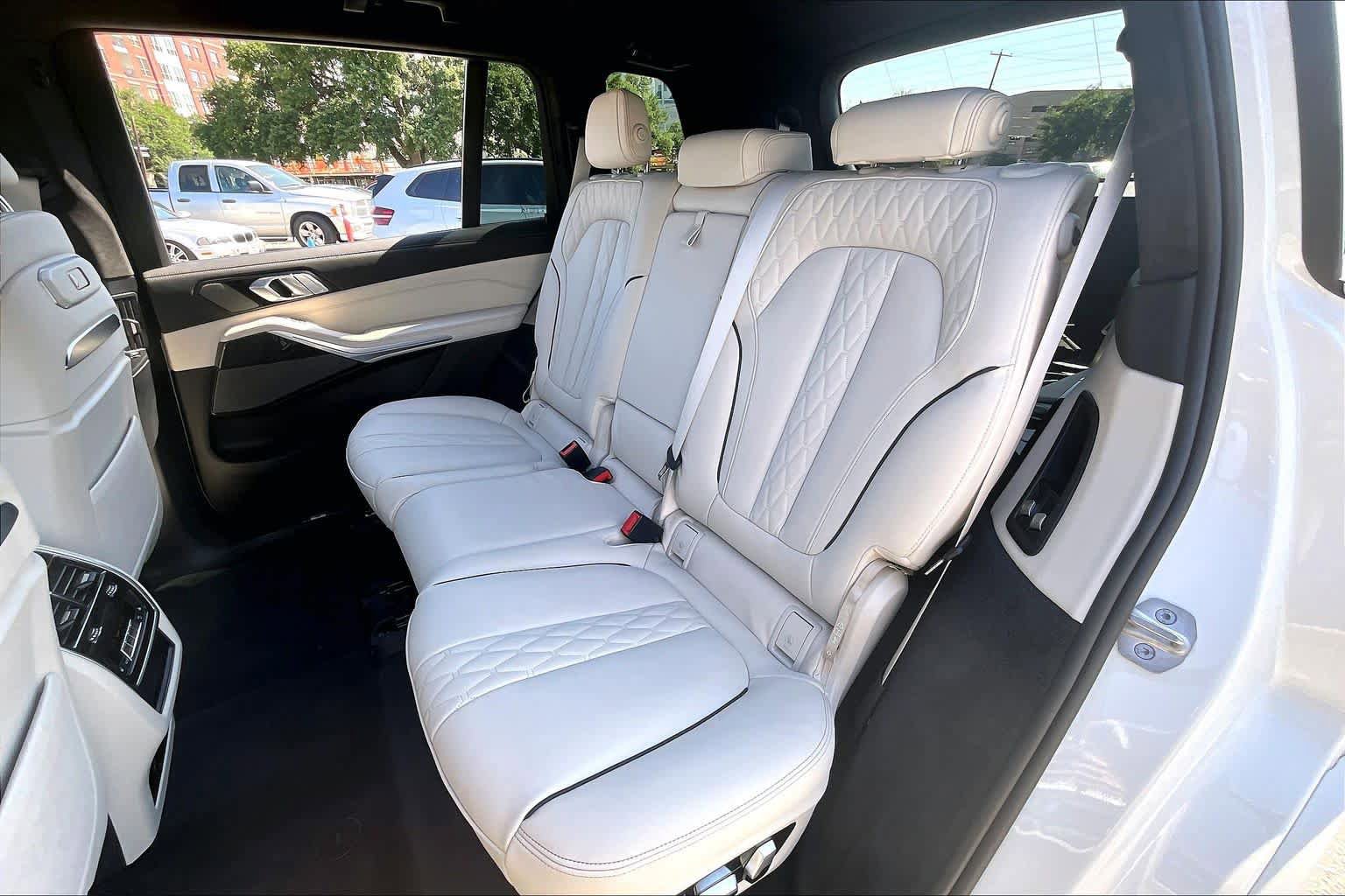 Used 2026 BMW X7 xDrive40i w/ Executive Package AWD/4WD image 18