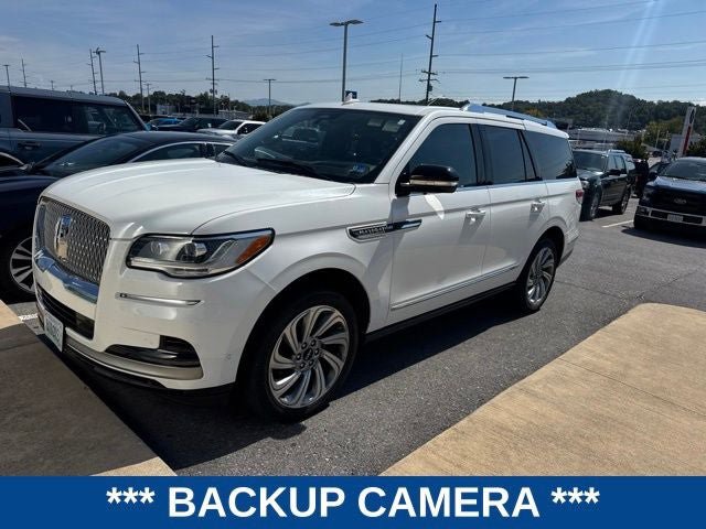 Used 2023 Lincoln Navigator Reserve AWD/4WD image 3