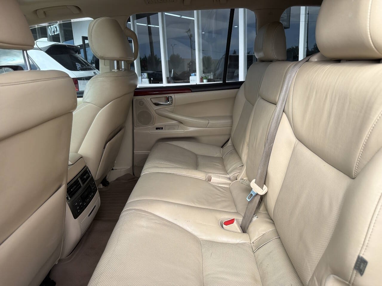 Used 2010 Lexus LX 570 4WD image 25