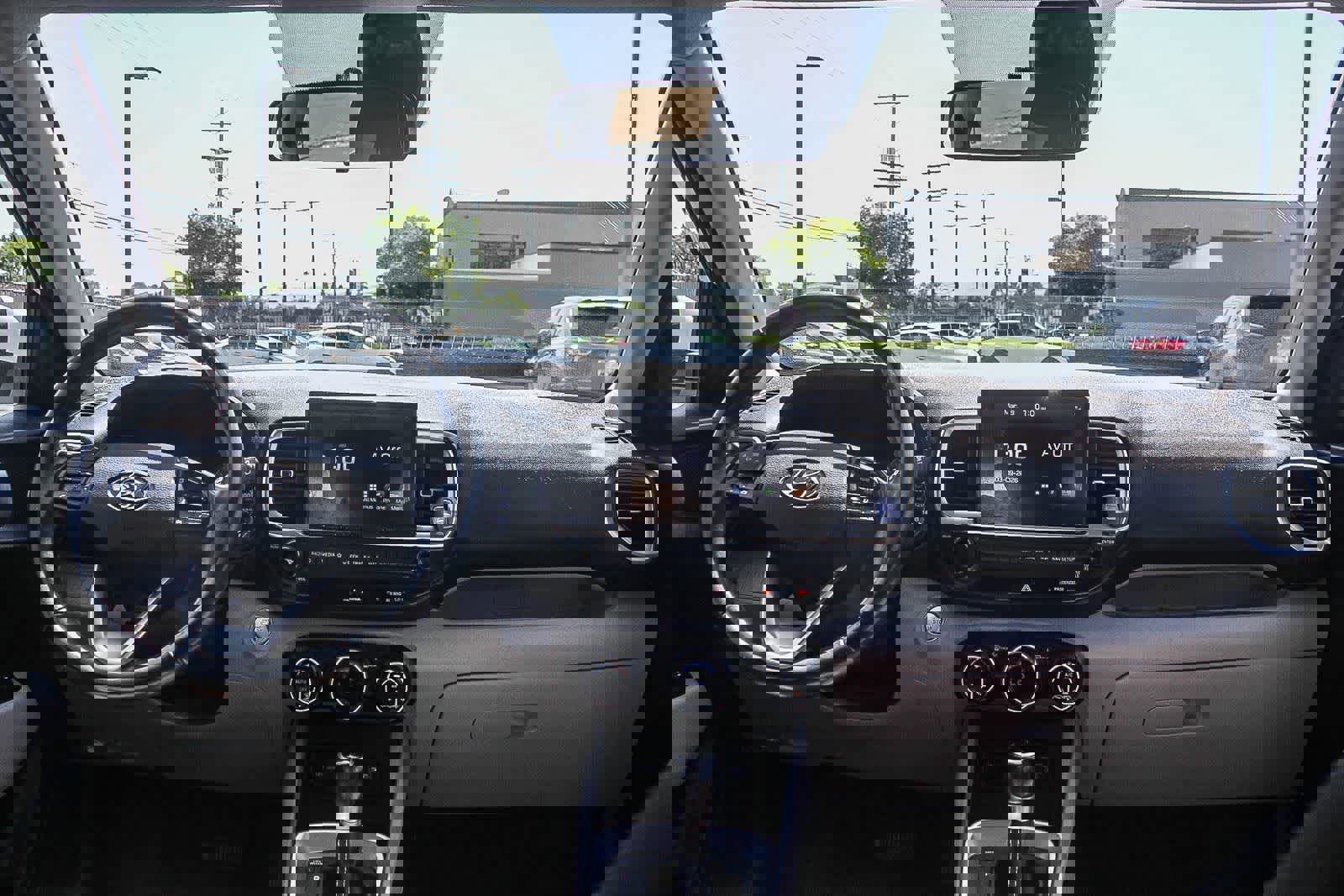 Used 2020 Hyundai Venue SEL w/ Convenience + Premium Package image 16