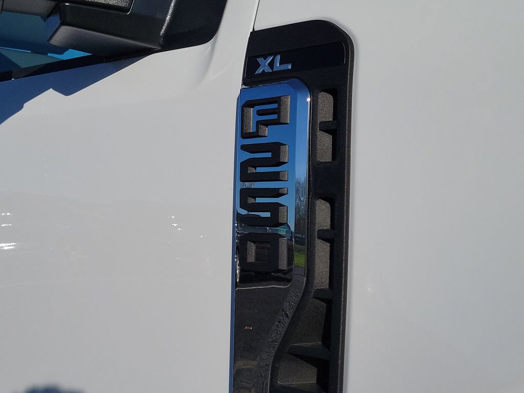 New 2026 Ford F250 XL w/ FX4 Off-Road Package image 10