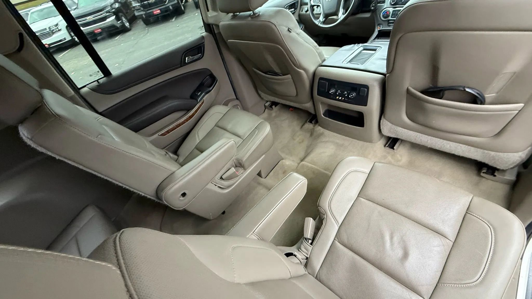 Used 2015 Chevrolet Suburban LTZ image 32