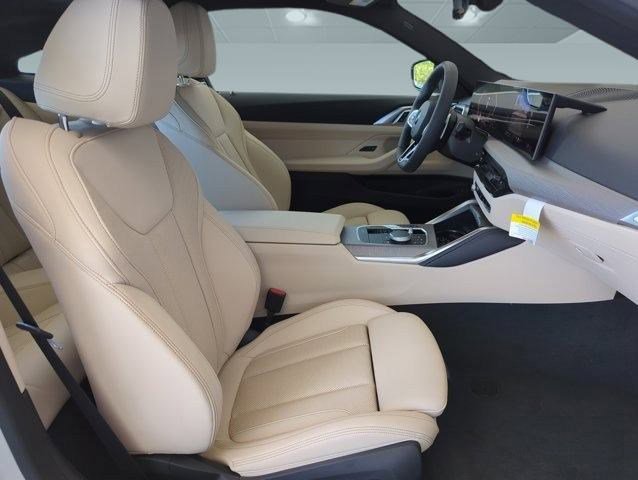 Used 2025 BMW 430i Coupe w/ M Sport Package image 26