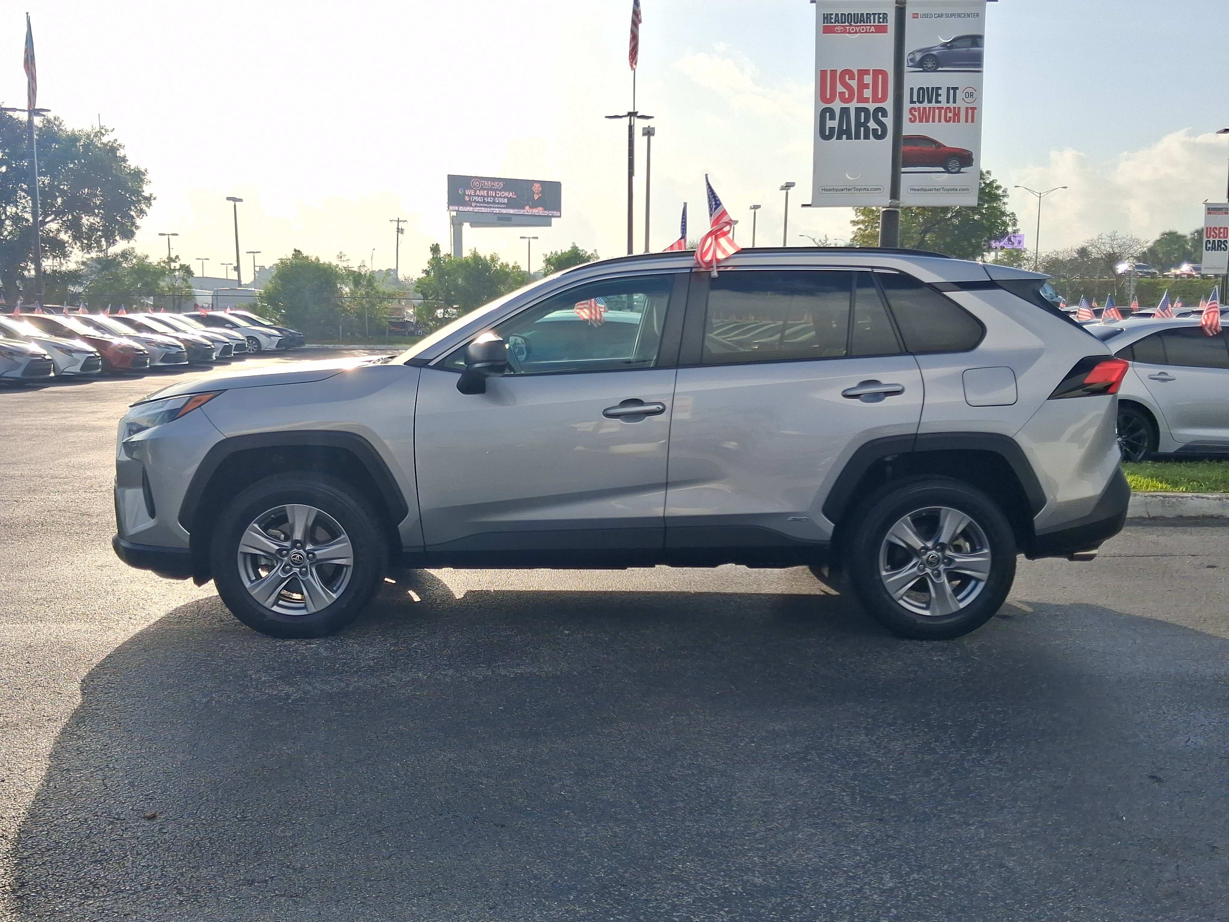 Used 2024 Toyota RAV4 LE AWD/4WD image 7
