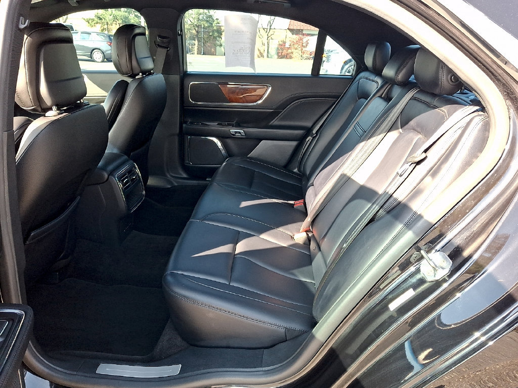 Used 2019 Lincoln Continental Premiere AWD/4WD image 13