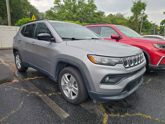 Used 2022 Jeep Compass Latitude FWD image 5