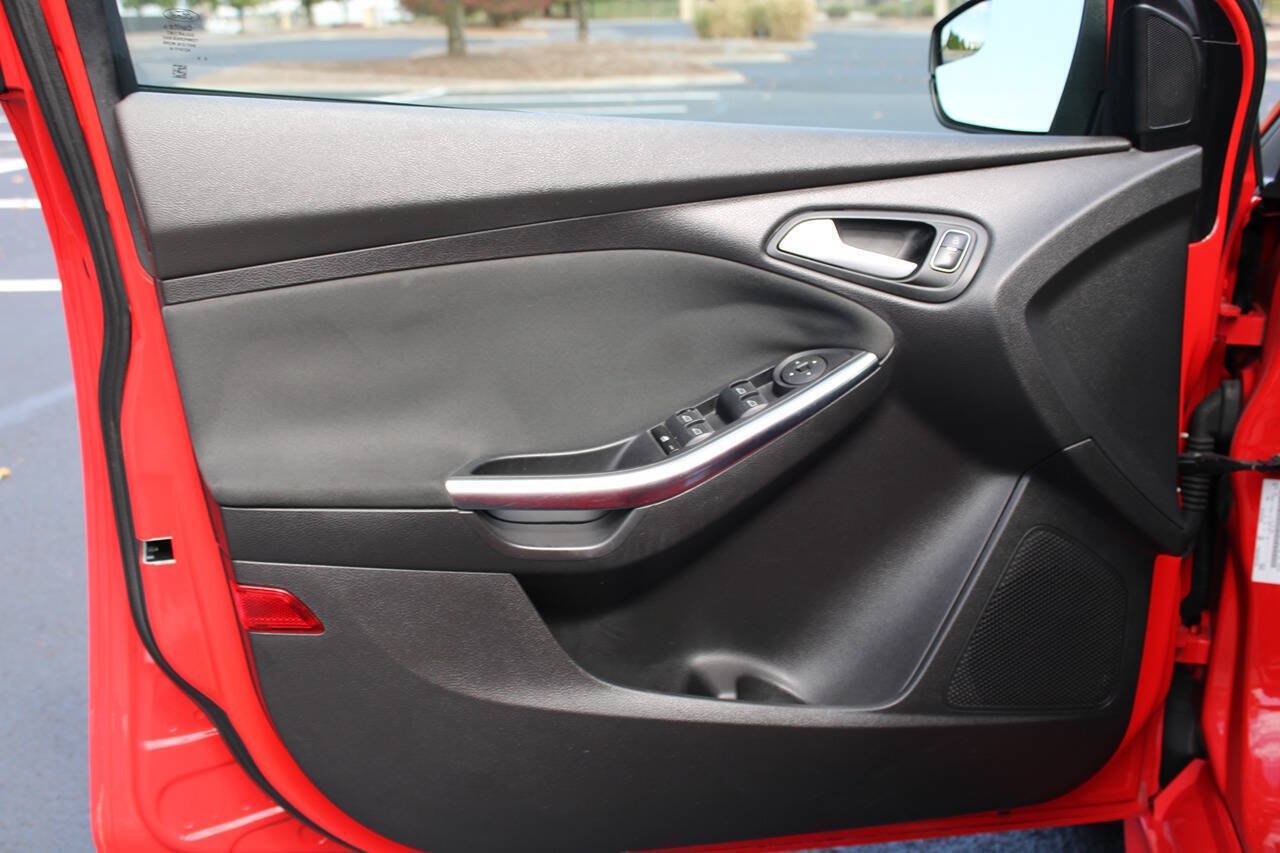 Used 2015 Ford Focus ST FWD image 14
