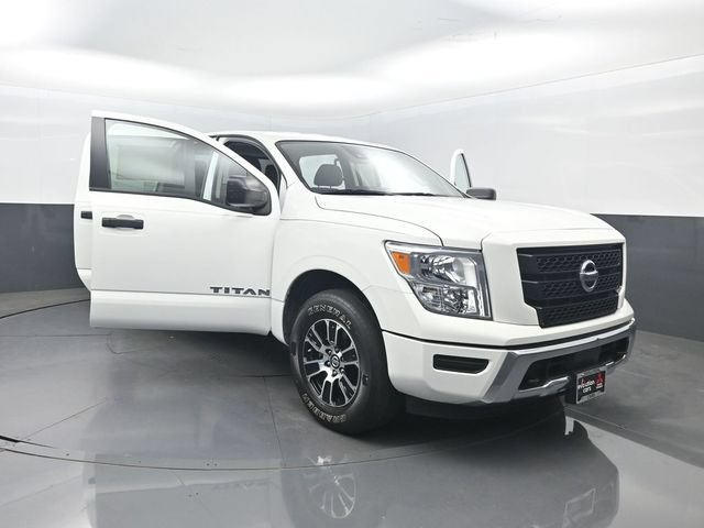 Used 2022 Nissan Titan SV AWD/4WD image 42