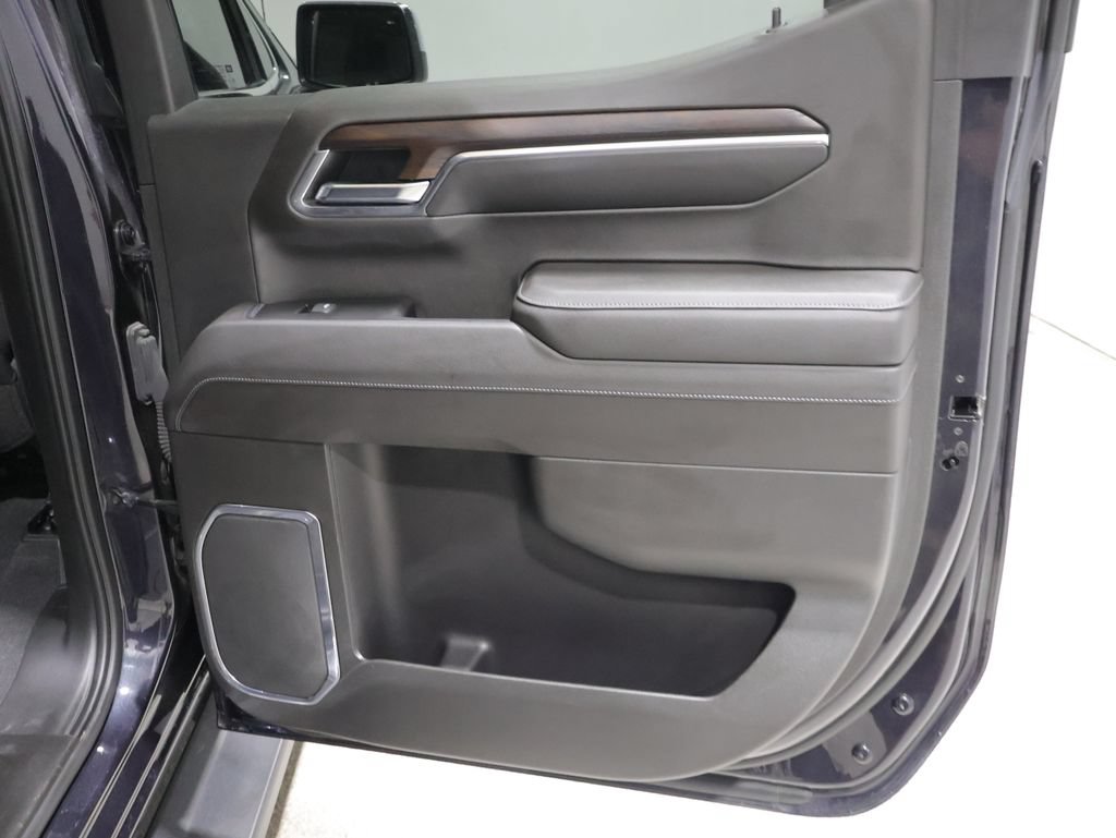 Used 2022 GMC Sierra 1500 SLT w/ SLT Convenience Package AWD/4WD image 22