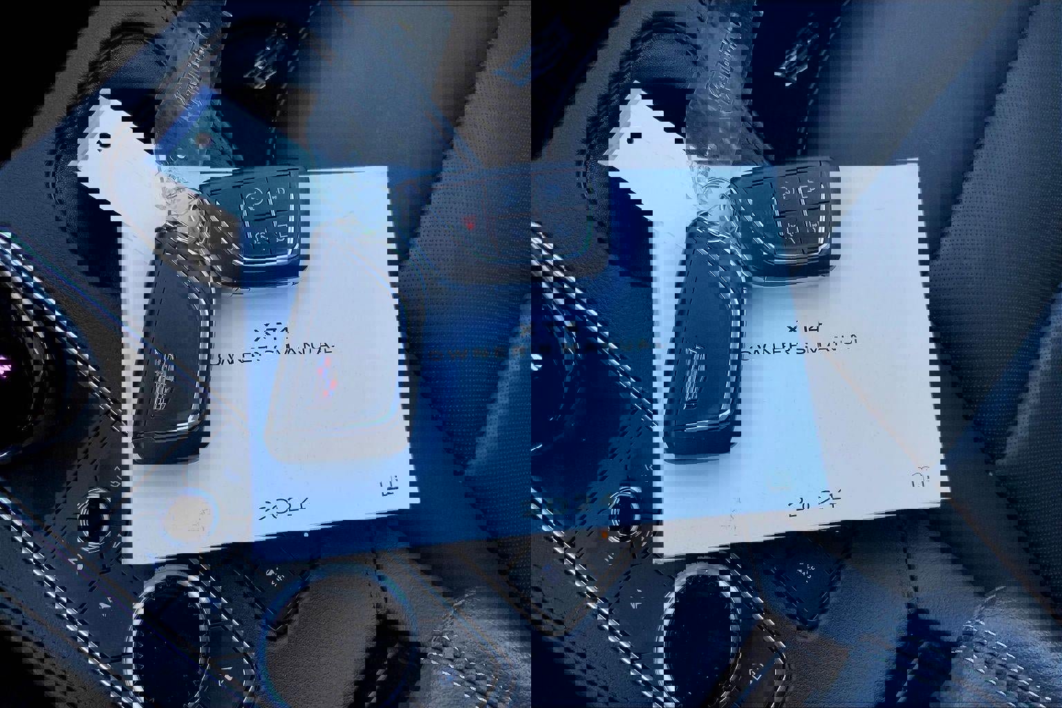 Used 2024 Cadillac XT4 Premium Luxury w/ Technology Package image 12