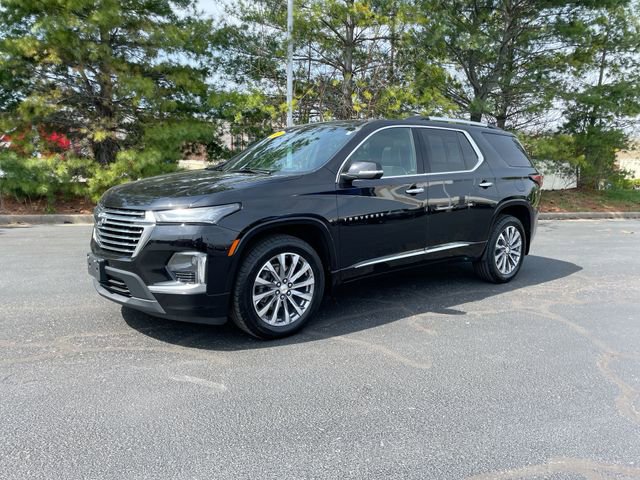 Used 2022 Chevrolet Traverse Premier FWD image 2
