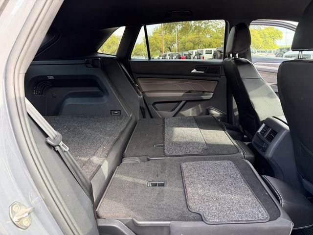 Used 2021 Volkswagen Atlas Cross Sport SE image 17