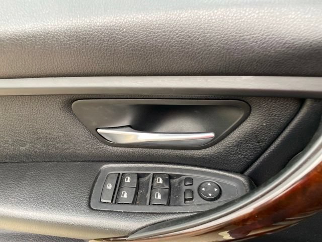 Used 2015 BMW 328i xDrive Sedan AWD/4WD image 25