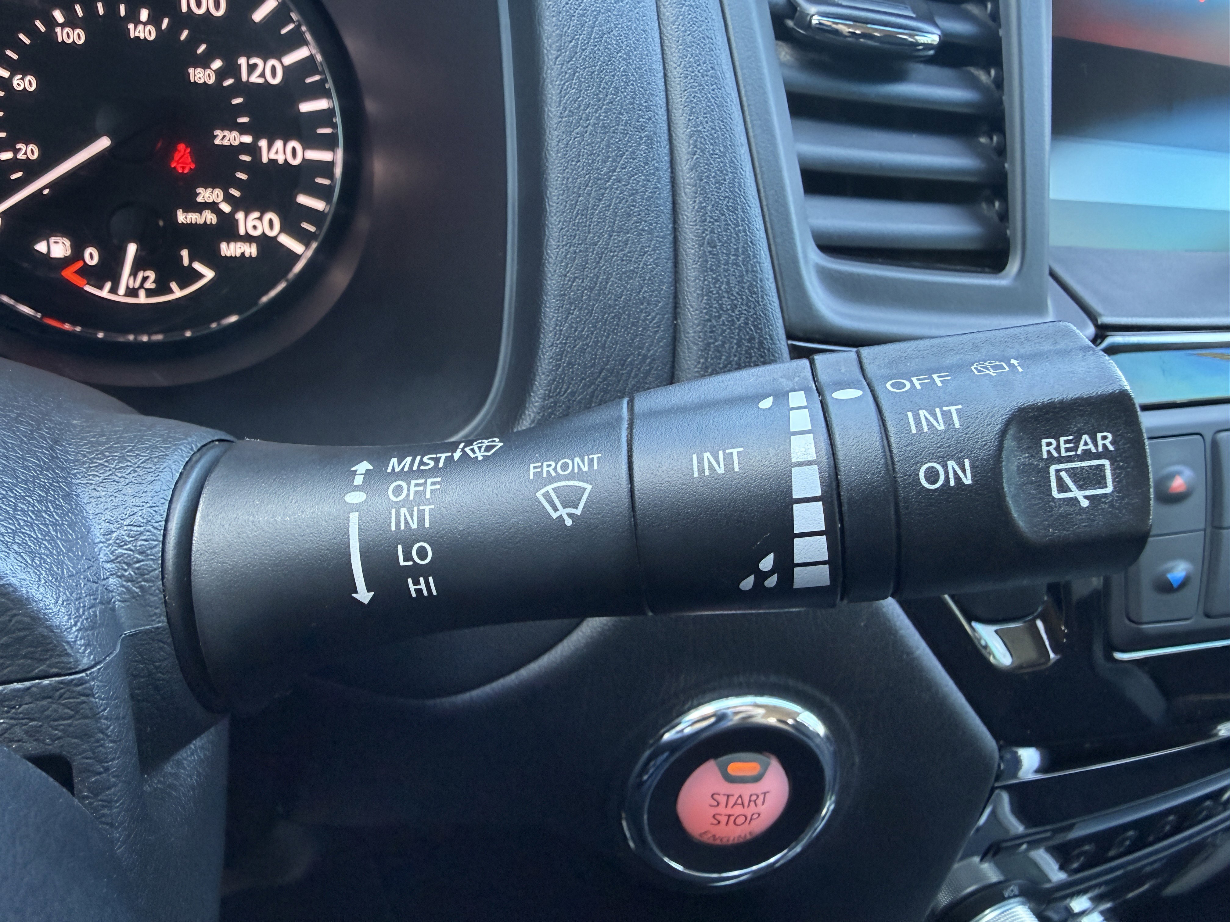 Used 2015 Nissan Pathfinder S image 32