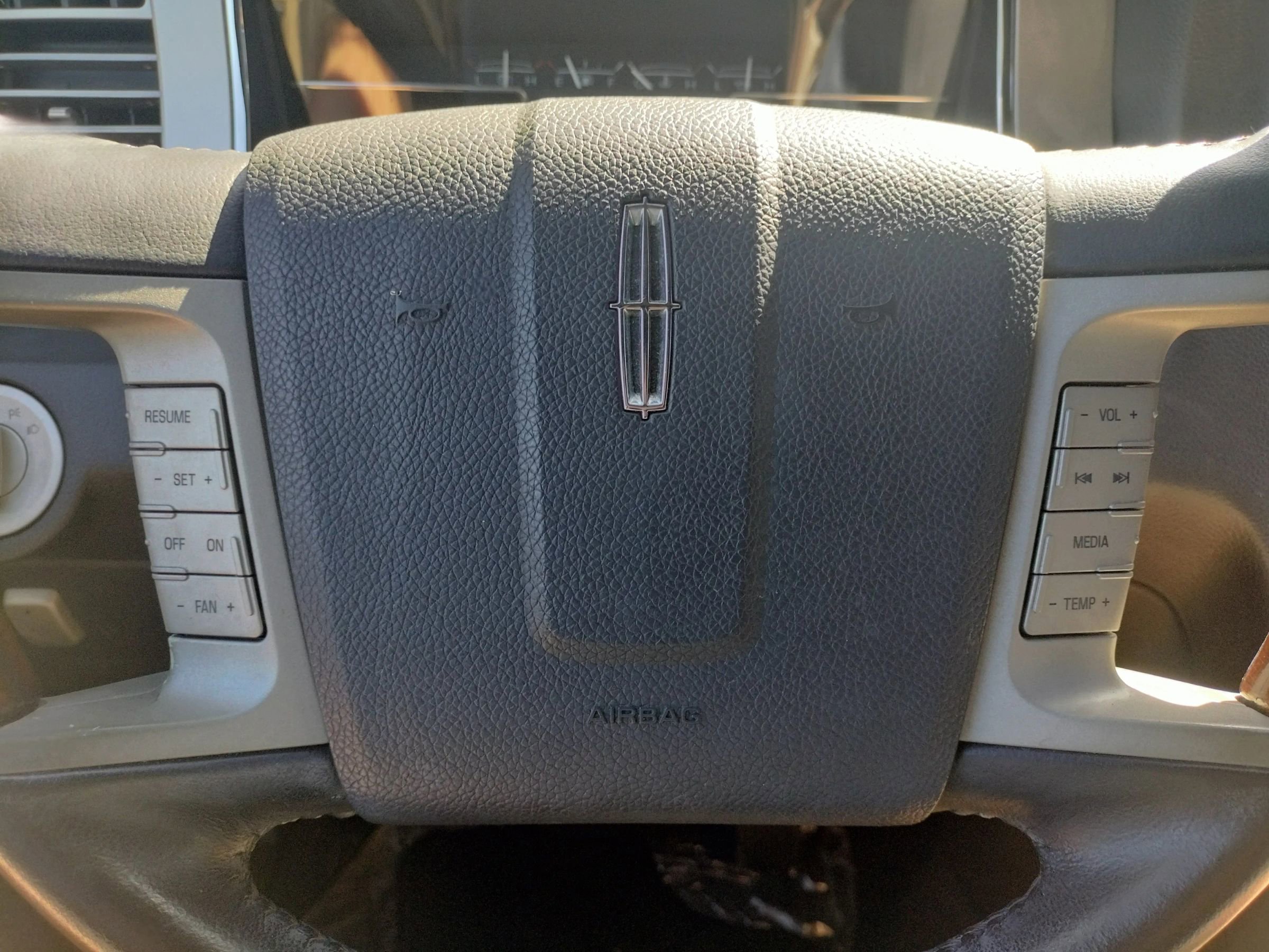 Used 2008 Lincoln Navigator 2WD image 25