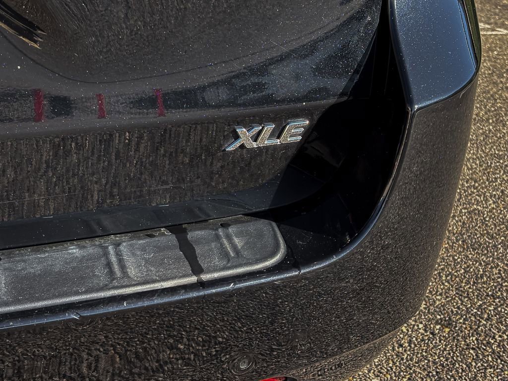 Used 2019 Toyota Sienna XLE image 12