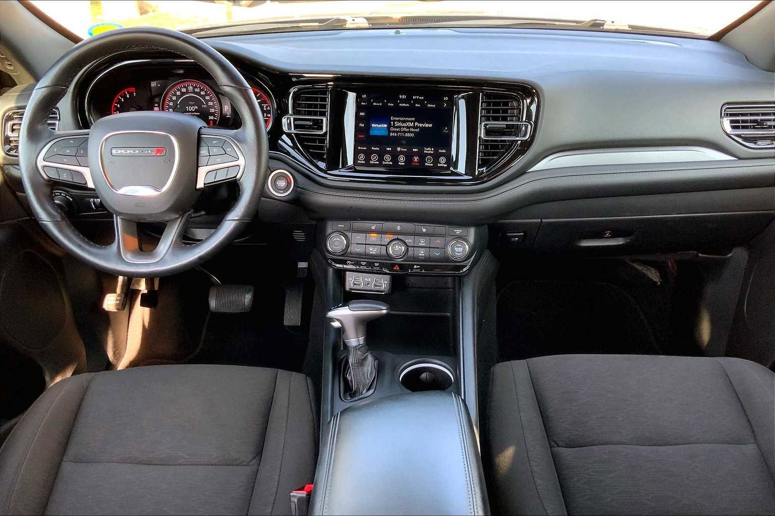 Used 2024 Dodge Durango SXT w/ 3rd Row Seating Group image 28