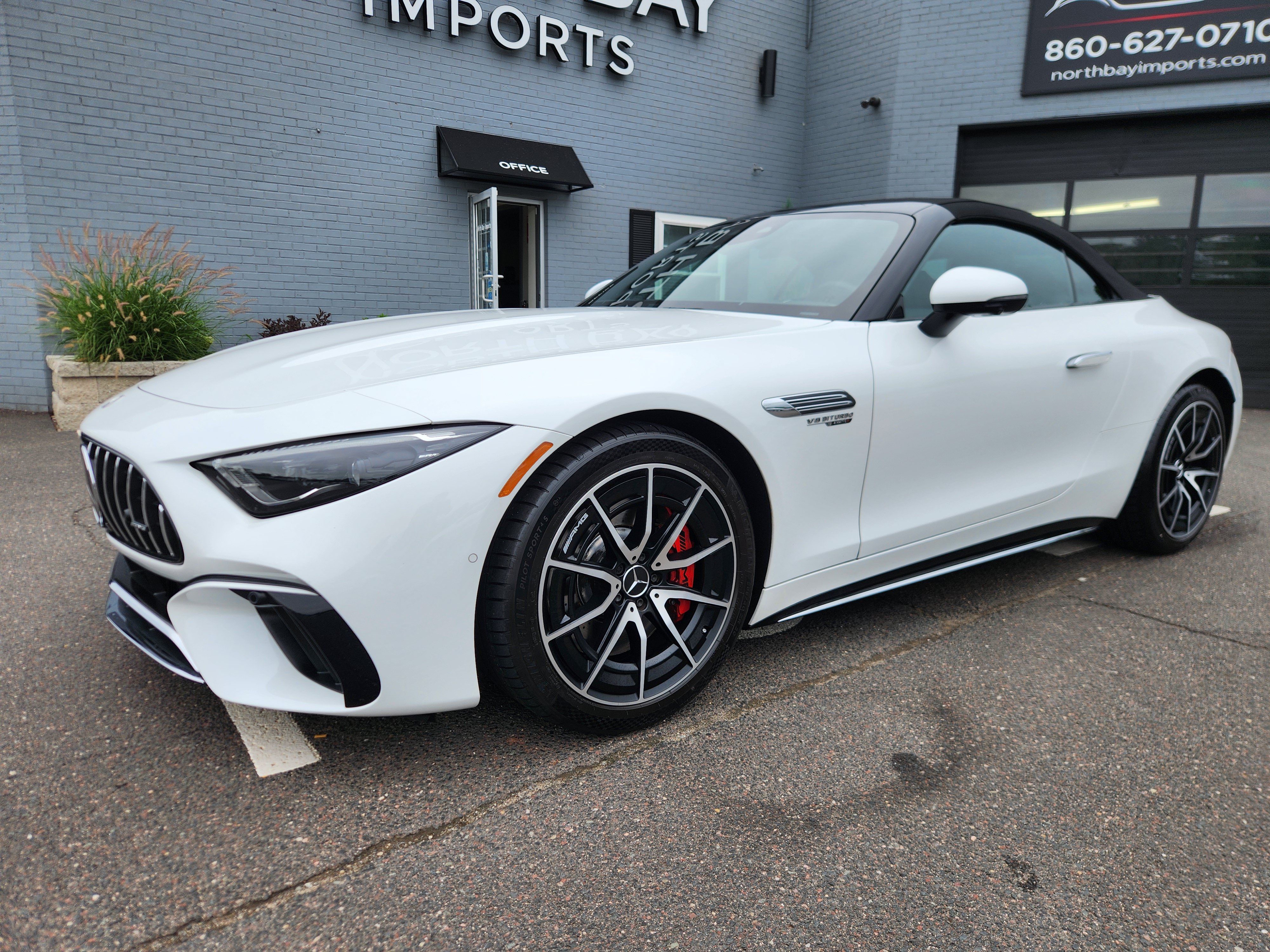 Used 2022 Mercedes-Benz SL 55 AMG 4MATIC image 2
