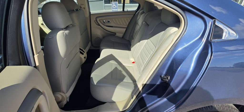 Used 2018 Ford Taurus SE FWD image 28