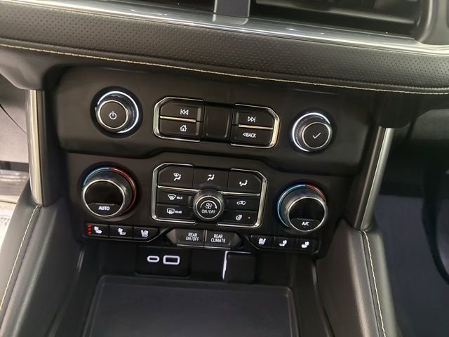 Used 2024 Chevrolet Suburban Premier w/ Advanced Technology Package AWD/4WD image 38