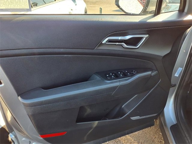Used 2024 Kia Sportage LX image 11