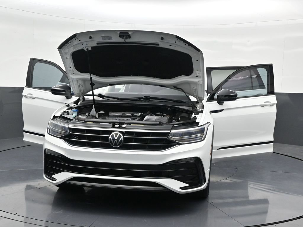 Used 2022 Volkswagen Tiguan SE R-Line image 37